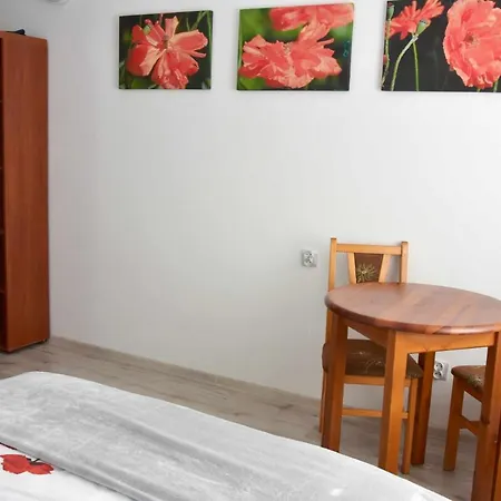 W Ziolowym Ogrodzie - Pokoje Z Dostepna Kuchnia, Apartament Kudowa-Zdrój Exteriér fotografie