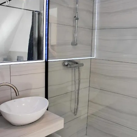 W Ziolowym Ogrodzie - Pokoje Z Dostepna Kuchnia, Apartament Kudowa-Zdrój Exteriér fotografie